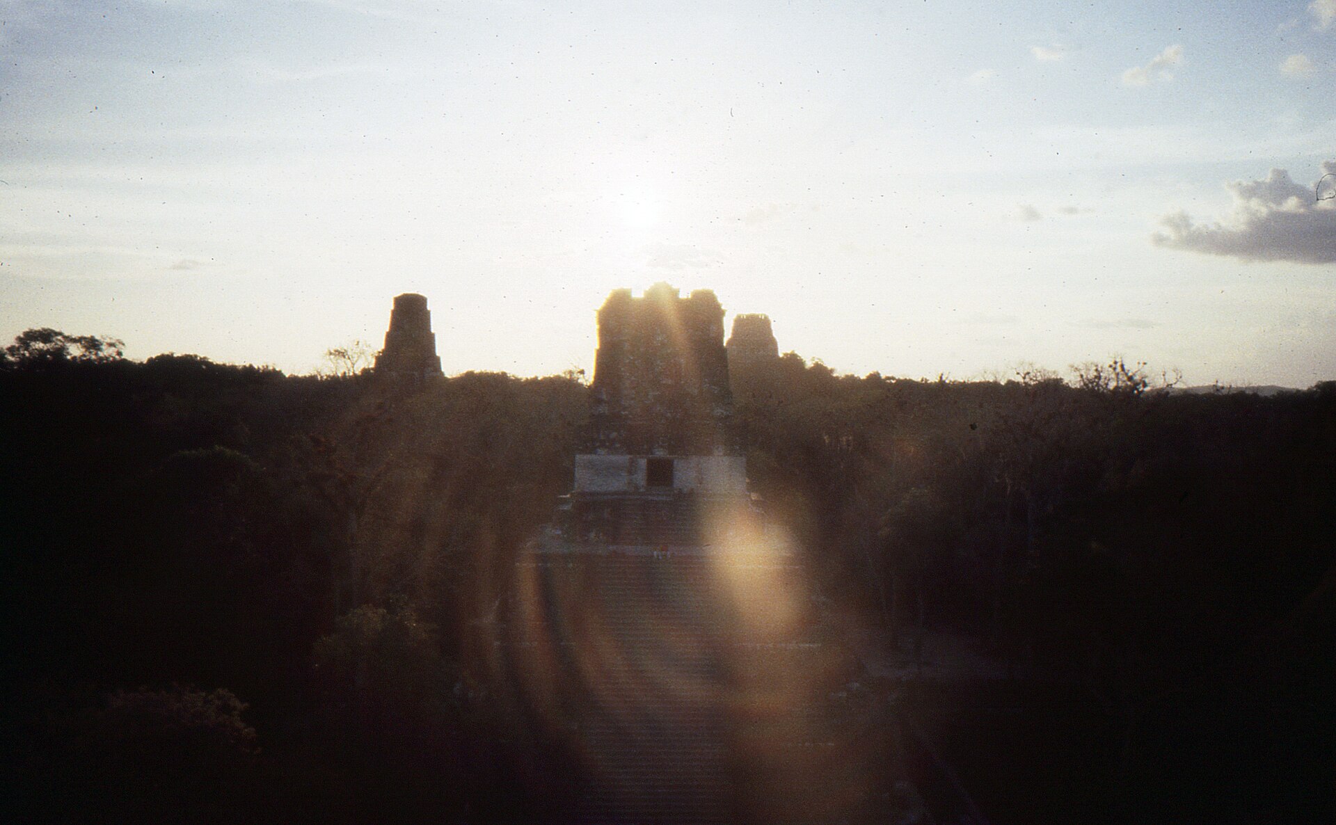 Tikal y Flores 2